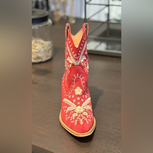 Mi.iM Red Embroidered Suede Western Ankle Boots - Picture 3 of 3